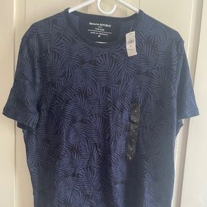 Banana Republic T